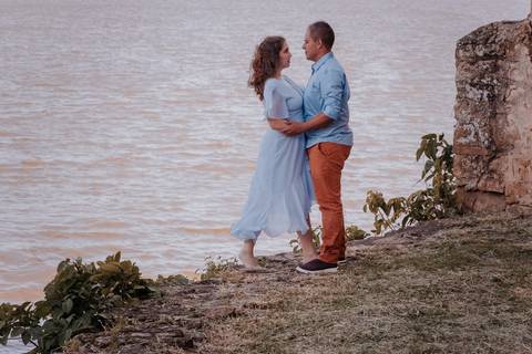 pré wedding casal na floresta nacional ipanema - fotos espontâneas e criativas luz e sombra fotógrafa de casamento thais augusto fotografia fotógrafa de bauru, ensaio realizado na cidade de sorocaba-sp casamento casais fotos de casais fotos de casamento'