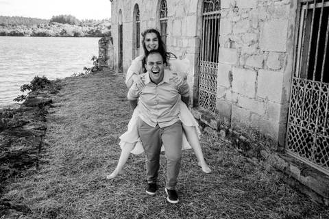 pré wedding casal na floresta nacional ipanema - fotos espontâneas e criativas luz e sombra fotógrafa de casamento thais augusto fotografia fotógrafa de bauru, ensaio realizado na cidade de sorocaba-sp casamento casais fotos de casais fotos de casamento'