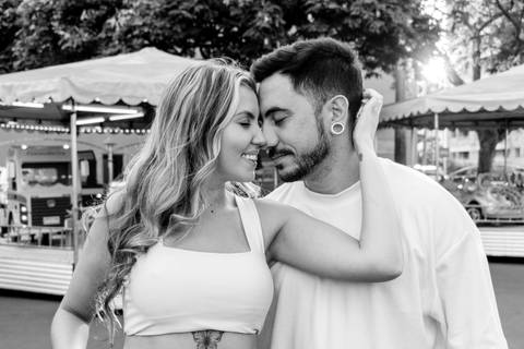 vitinho park ; vitinho´s parque, vitinhos park em bauru, roda gigante, brinquedos radicais, diversão, amor, brincadeiras, casal, noivos, noiva, noivo, ensaio de casal em bauru. fotógrafa de casamento faz ensaio no parque vitinho park de influencers '