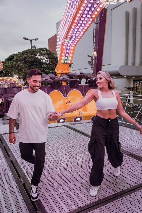 cama elastico vitinhos parque, vitinho´s park, vitinho park, parque cama elastica em bauru, recebe influencers para ensaio de noivado realizado pela fotógrafa de casamento thais augusto fotografia'