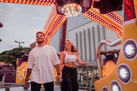 bauru shopping ensaio de casal de influencers e tiktok em bauru fotógrafa registra momentos divertidos no parque de diversão vitinhos park'