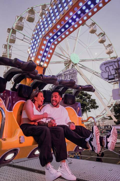 bauru shopping ensaio de casal de influencers e tiktok em bauru fotógrafa registra momentos divertidos no parque de diversão vitinhos park'