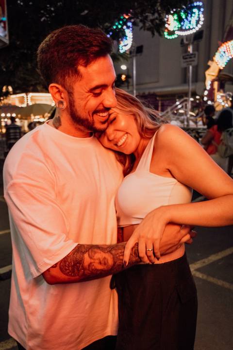 bauru shopping ensaio de casal de influencers e tiktok em bauru fotógrafa registra momentos divertidos no parque de diversão vitinhos park - bauru shopping @marcelocomcelo tiktok bauru roda gigante em bauru vitinhos park vitinho parque'