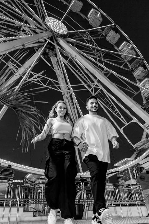 bauru shopping ensaio de casal de influencers e tiktok em bauru fotógrafa registra momentos divertidos no parque de diversão vitinhos park - bauru shopping @marcelocomcelo tiktok bauru roda gigante em bauru vitinhos park vitinho parque pulo'