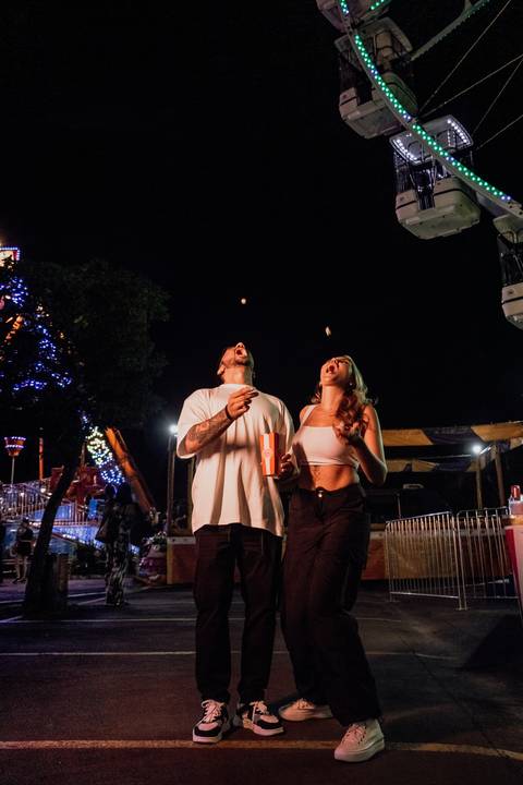 bauru shopping ensaio de casal de influencers e tiktok em bauru fotógrafa registra momentos divertidos no parque de diversão vitinhos park - bauru shopping @marcelocomcelo tiktok bauru roda gigante em bauru vitinhos park vitinho parque'