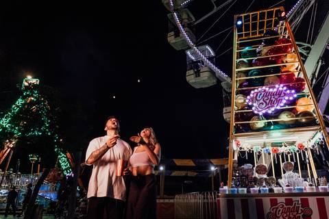 bauru shopping ensaio de casal de influencers e tiktok em bauru fotógrafa registra momentos divertidos no parque de diversão vitinhos park - bauru shopping @marcelocomcelo tiktok bauru roda gigante em bauru vitinhos park vitinho parque'