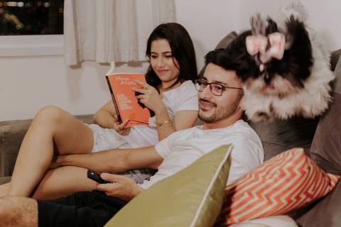 criativo, em life style com casal e cachorro de estimação na cidade de Bauru- fotografa de casamento emotiva, espontânea, criativa e autoral documental thais augusto'