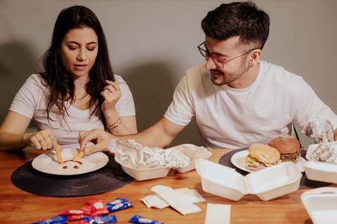 criativo, em life style com casal e cachorro de estimação na cidade de Bauru- fotografa de casamento emotiva, espontânea, criativa e autoral documental thais augusto'