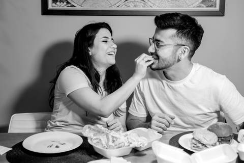 criativo, em life style com casal e cachorro de estimação na cidade de Bauru- fotografa de casamento emotiva, espontânea, criativa e autoral documental thais augusto'