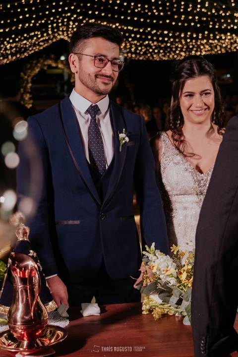 casamento noturno na chácara veneza fotógrafa de casamento registra momentos espontâneas e naturais do casal e convidados, festa cheia de emocão e naturalidade, noivos, 2023, noivos 2024, minha vez, entrada da noiva, luzes na chacara veneza na cerimonia'