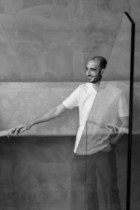 Ensaio pré-wedding pré ensaio de casamento no custa café em botucatu, ensaio natural, leve, dinamico cheio de amor e dinamismo, fotografia por thais augusto fotografia, casal casamento em 2024 agenda fotógrafa pedra do índio botucatu'