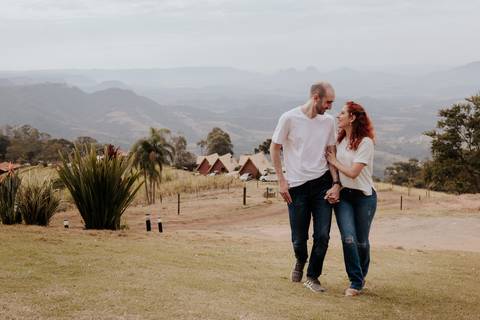 Ensaio pré-wedding pré ensaio de casamento no custa café em botucatu, ensaio natural, leve, dinamico cheio de amor e dinamismo, fotografia por thais augusto fotografia, casal casamento em 2024 agenda fotógrafa pedra do índio botucatu'