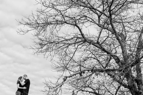 Ensaio pré-wedding pré ensaio de casamento no custa café em botucatu, ensaio natural, leve, dinamico cheio de amor e dinamismo, fotografia por thais augusto fotografia, casal casamento em 2024 agenda fotógrafa pedra do índio botucatu'