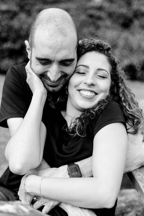 Ensaio pré-wedding pré ensaio de casamento no custa café em botucatu, ensaio natural, leve, dinamico cheio de amor e dinamismo, fotografia por thais augusto fotografia, casal casamento em 2024 agenda fotógrafa pedra do índio botucatu'