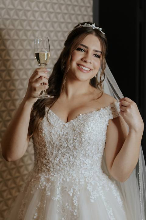 cabelo estudio melo, studio melo, cabelo e maquiagem de noiva, vila de sao francisco, magnus noiva, vestido de noiva magnus, studio melo, bauru-sp, @thaisaugustofotografia thais augusto fotografia, fotografia autoral e espontânea, beleza noiva'