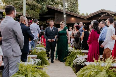 com a mãe, vila de sao francisco, casamento entardecer - interior de sao paulo, thais augusto fotografia'