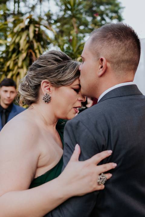 com a mãe, vila de sao francisco, casamento entardecer - interior de sao paulo, thais augusto fotografia'