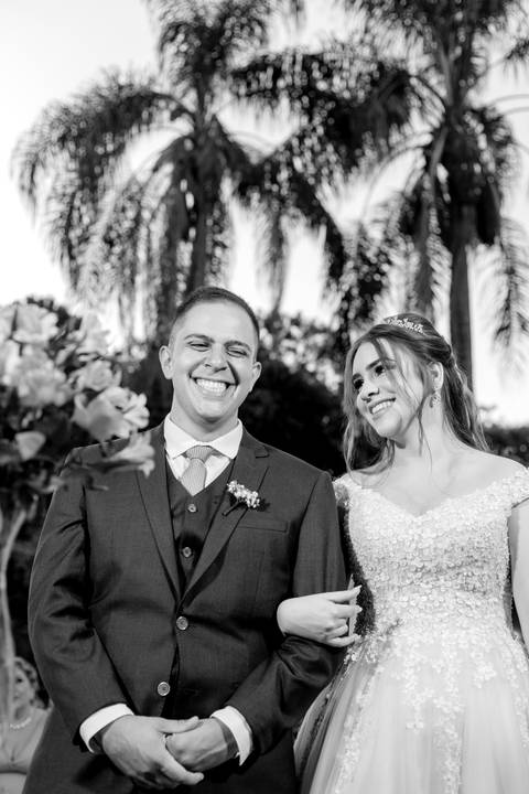 entrada da noiva vila de sao francisco, debora cota cerimonialista, dj emerson cano, thais augusto fotografia, vestido magnus noiva, terno barbara homem, tag de casamento, richard iluminaçao cenica, decoraçao flora'