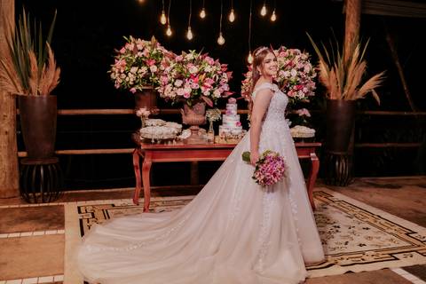 entrada da noiva vila de sao francisco, debora cota cerimonialista, dj emerson cano, thais augusto fotografia, vestido magnus noiva, terno barbara homem, tag de casamento, richard iluminaçao cenica, decoraçao flora'