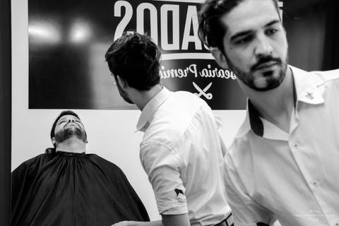 fazendo a barba no barbados - barbearia premium em bauru e região'
