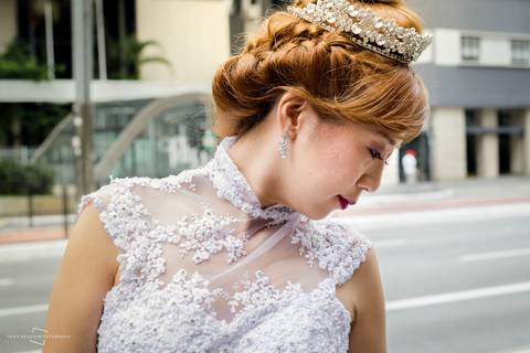 making of street wedding realizado na cidade de São Paulo, casamento realizado nas ruas de São Paulo, avenida Paulista em São Paulo, evento fotográfico realizado por fotógrafa de Bauru inova fazendo street wedding para casal japoneses. Casal Japonês.'