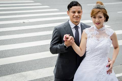 making of street wedding realizado na cidade de São Paulo, casamento realizado nas ruas de São Paulo, avenida Paulista em São Paulo, evento fotográfico realizado por fotógrafa de Bauru inova fazendo street wedding para casal japoneses. Casal Japonês.'