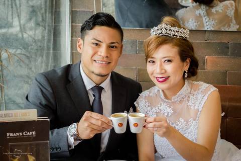 making of street wedding realizado na cidade de São Paulo, casamento realizado nas ruas de São Paulo, avenida Paulista em São Paulo, evento fotográfico realizado por fotógrafa de Bauru inova fazendo street wedding para casal japoneses. Casal Japonês.'