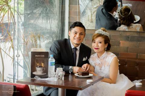 making of street wedding realizado na cidade de São Paulo, casamento realizado nas ruas de São Paulo, avenida Paulista em São Paulo, evento fotográfico realizado por fotógrafa de Bauru inova fazendo street wedding para casal japoneses. Casal Japonês.'