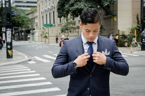 making of noivo - terno de noivo - terno azul de noivo - noivo se arrumando - casamento - wedding day - gravata'