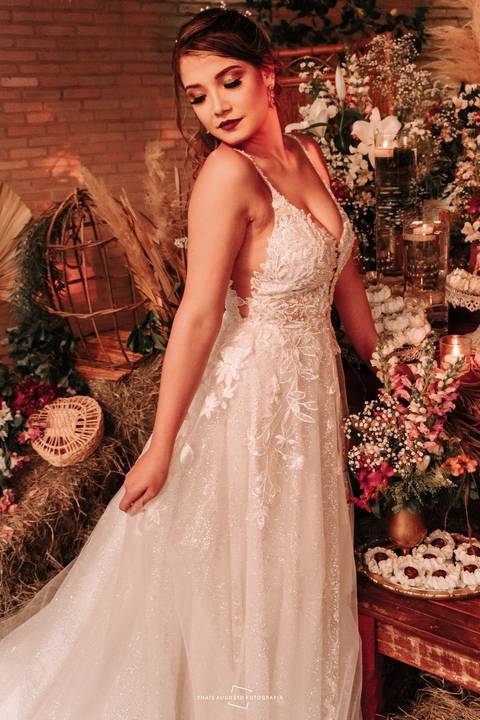 Retrato da noiva na mesa do bolo decoração Mário Quatrina'