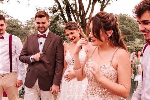 Assinatura dos padrinhos na certidão de casamento'