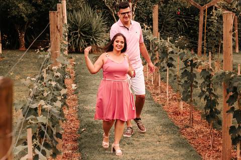 ensaio pré wedding realizado em são roque estado de são paulo, vinícola fotos de casal em são paulo'