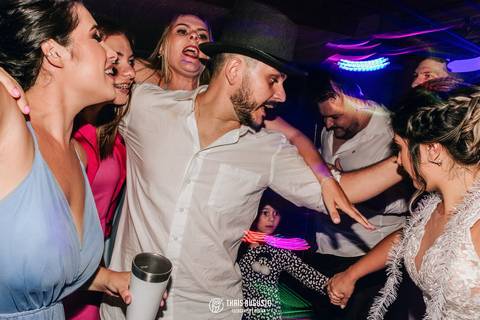 balada animada de casamento'