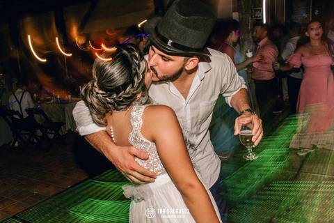 balada animada de casamento'