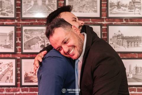 Retratos do noivo com padrinho'