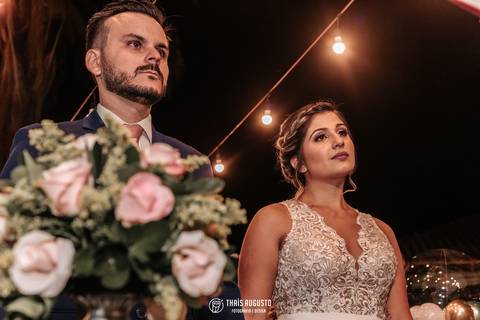 noivo e noiva na cerimônia'