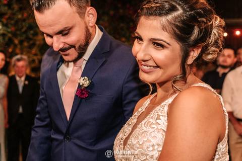 noivo e noiva na cerimônia'