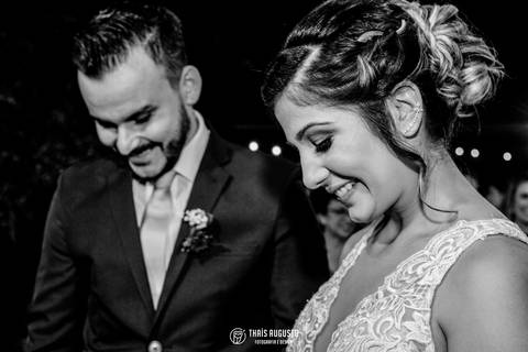 noivo e noiva na cerimônia'