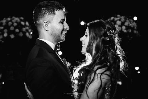 retrato com sorriso no altar'