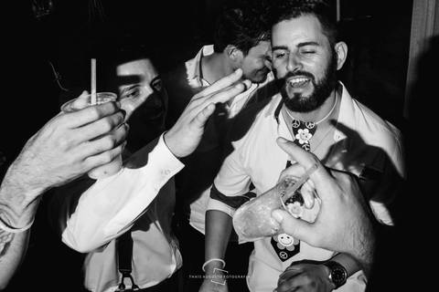 padrinhos curtindo a balada'