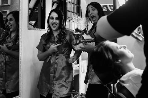 surpresa das madrinhas para a noiva'