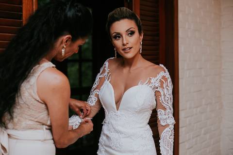 Casamento Rústico Boho Chic Petrópolis Pousada Recanto dos Pinheiros Vestido Noiva Inspiração Noivos Gravata Borboleta Noivo Padrinhos Madrinhas de Casamento Vestido de Madrinha Pousada para se Casar Petrópolis Rio de Janeiro Ensaio Casal Making of Noiva'