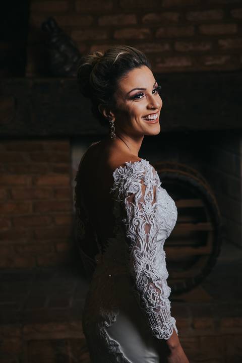 Casamento Rústico Boho Chic Petrópolis Pousada Recanto dos Pinheiros Vestido Noiva Inspiração Noivos Gravata Borboleta Noivo Padrinhos Madrinhas de Casamento Vestido de Madrinha Pousada para se Casar Petrópolis Rio de Janeiro Ensaio Casal Making of Noiva'