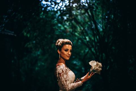 Casamento Rústico Boho Chic Petrópolis Pousada Recanto dos Pinheiros Vestido Noiva Inspiração Noivos Gravata Borboleta Noivo Padrinhos Madrinhas de Casamento Vestido de Madrinha Pousada para se Casar Petrópolis Rio de Janeiro Ensaio Casal Making of Noiva'