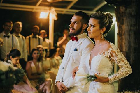 Casamento Rústico Boho Chic Petrópolis Pousada Recanto dos Pinheiros Vestido Noiva Inspiração Noivos Gravata Borboleta Noivo Padrinhos Madrinhas de Casamento Vestido de Madrinha Pousada para se Casar Petrópolis Rio de Janeiro Ensaio Casal Making of Noiva'