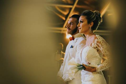 Casamento Rústico Boho Chic Petrópolis Pousada Recanto dos Pinheiros Vestido Noiva Inspiração Noivos Gravata Borboleta Noivo Padrinhos Madrinhas de Casamento Vestido de Madrinha Pousada para se Casar Petrópolis Rio de Janeiro Ensaio Casal Making of Noiva'