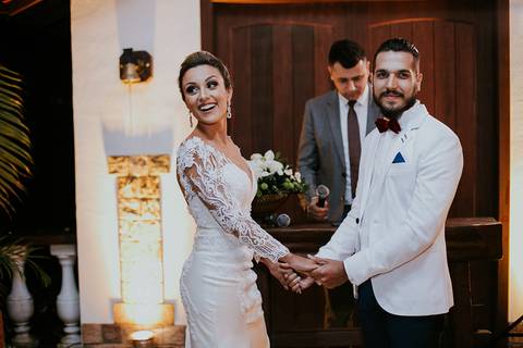 Casamento Rústico Boho Chic Petrópolis Pousada Recanto dos Pinheiros Vestido Noiva Inspiração Noivos Gravata Borboleta Noivo Padrinhos Madrinhas de Casamento Vestido de Madrinha Pousada para se Casar Petrópolis Rio de Janeiro Ensaio Casal Making of Noiva'