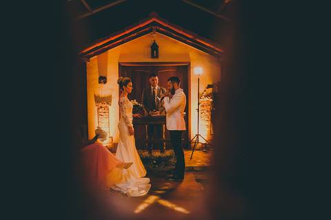 Casamento Rústico Boho Chic Petrópolis Pousada Recanto dos Pinheiros Vestido Noiva Inspiração Noivos Gravata Borboleta Noivo Padrinhos Madrinhas de Casamento Vestido de Madrinha Pousada para se Casar Petrópolis Rio de Janeiro Ensaio Casal Making of Noiva'