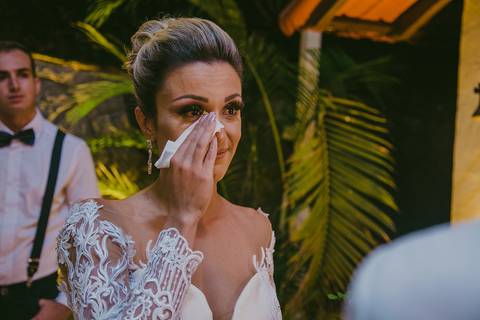 Casamento Rústico Boho Chic Petrópolis Pousada Recanto dos Pinheiros Vestido Noiva Inspiração Noivos Gravata Borboleta Noivo Padrinhos Madrinhas de Casamento Vestido de Madrinha Pousada para se Casar Petrópolis Rio de Janeiro Ensaio Casal Making of Noiva'