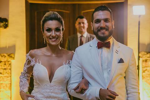 Casamento Rústico Boho Chic Petrópolis Pousada Recanto dos Pinheiros Vestido Noiva Inspiração Noivos Gravata Borboleta Noivo Padrinhos Madrinhas de Casamento Vestido de Madrinha Pousada para se Casar Petrópolis Rio de Janeiro Ensaio Casal Making of Noiva'